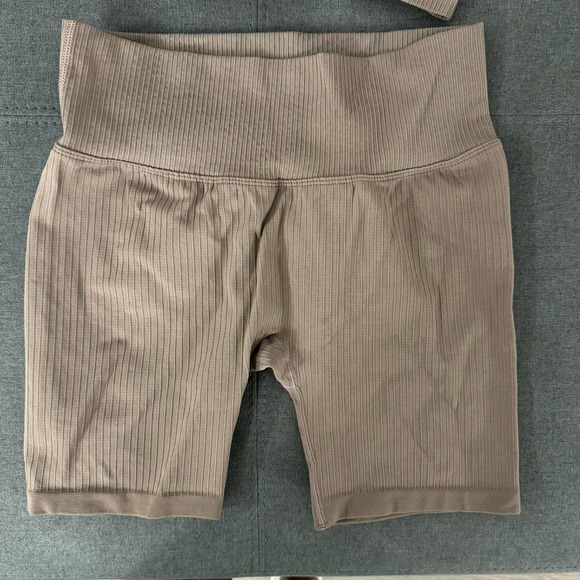 NWOT Seamless 2PC Ribbed Workout Set Tan Neutral Beige- Size Large - Picture 6 of 7